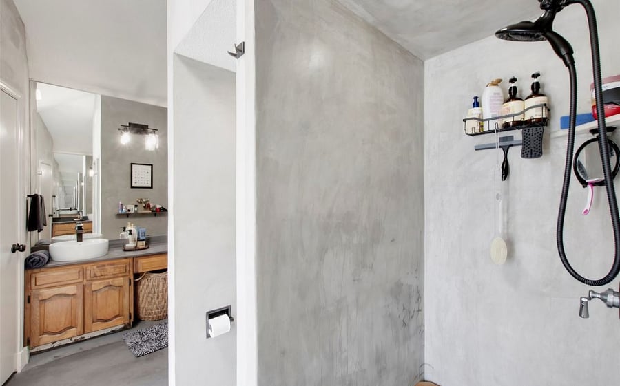 Private bath for primary suite