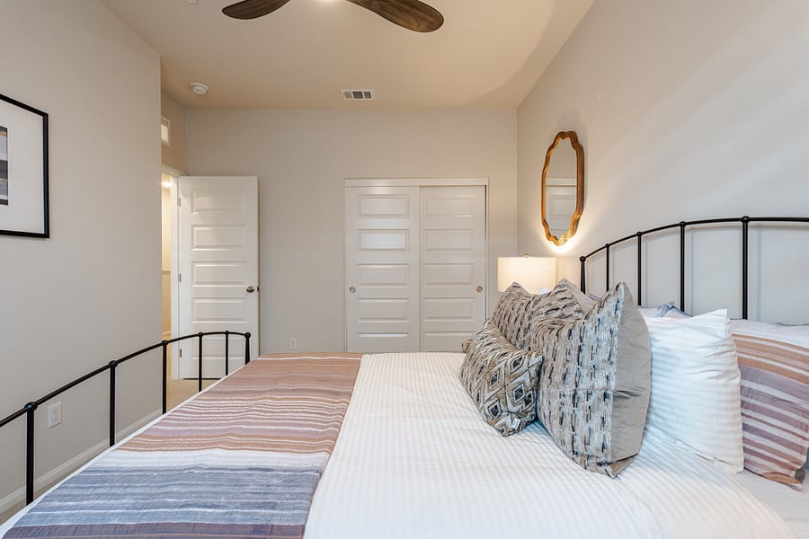 3rd Floor | Bedroom 2 | Queen bed | Closet