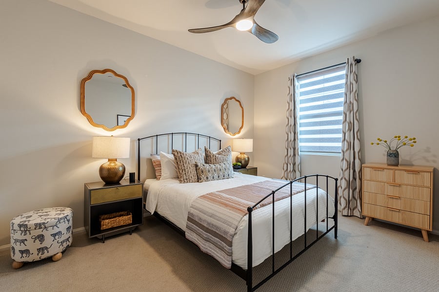 3rd Floor | Bedroom 2 | Queen bed | Closet