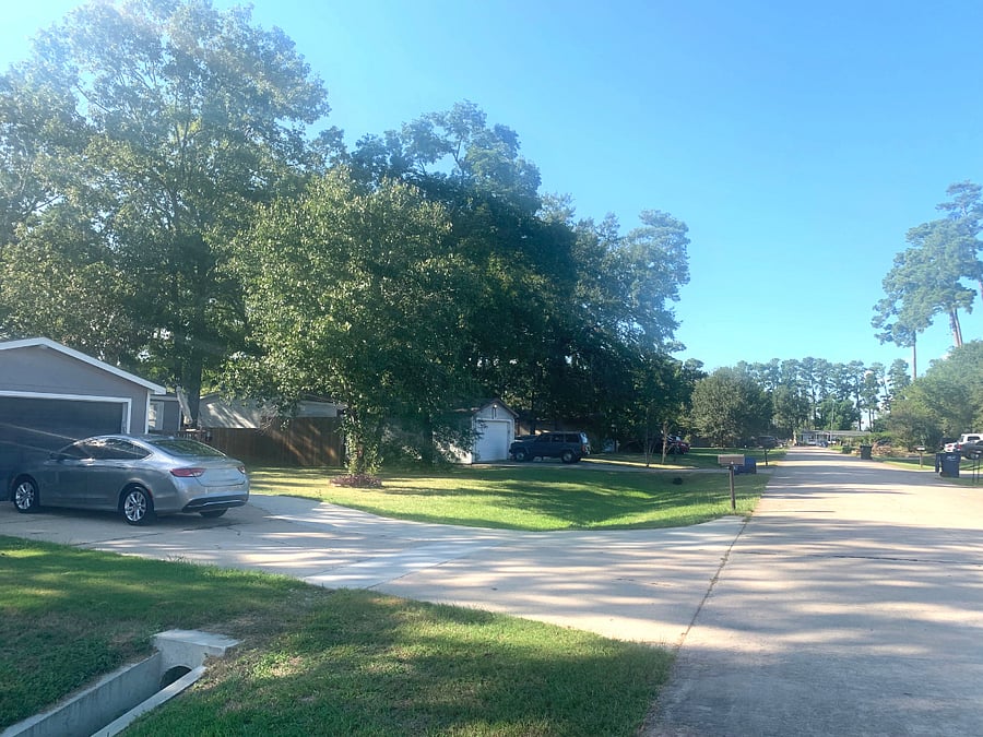 Quaint and quiet suburban community with lovely local neighbors. At the end of the street, there are Intermediate and Junior High schools as well as a Police station and Unity Park across the street, making this one of the safest and most convenient neighborhoods for families.