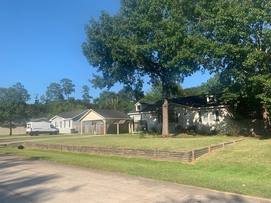 Quaint and quiet suburban community with lovely local neighbors, morning roosters, sweet cats and friendly dogs.