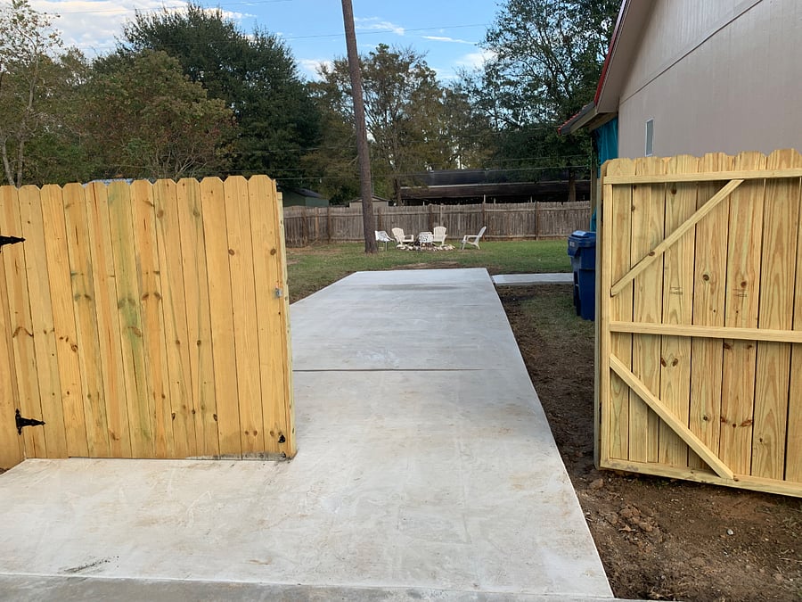 For additional payment of $30 per night you are welcome to park your RV behind the fence. Any size RV will fit behind the gate as from the gate to the end of the RV pad is 40 feet.