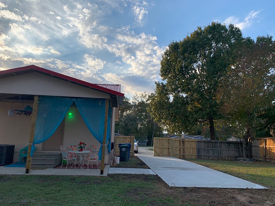 For additional payment of $30 per night you are welcome to park your RV behind the fence. Any size RV will fit behind the gate as from the gate to the end of the RV pad is 40 feet.