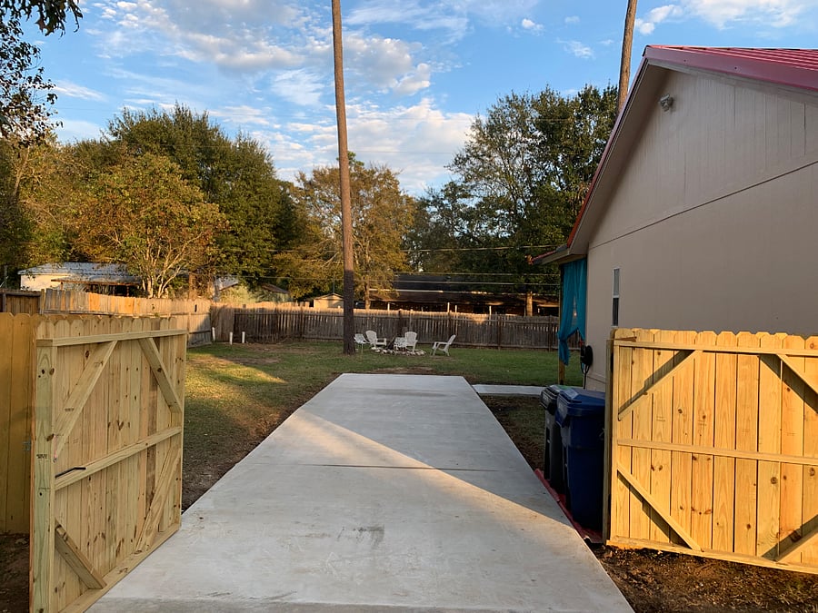 For additional payment of $30 per night you are welcome to park your RV behind the fence. Any size RV will fit behind the gate as from the gate to the end of the RV pad is 40 feet.