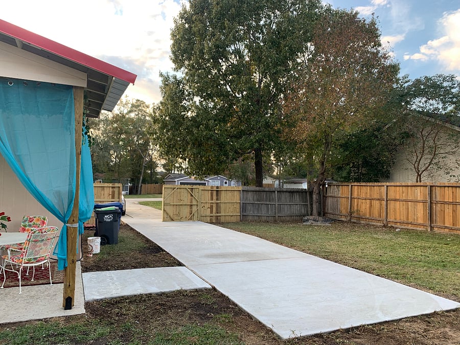 For additional payment of $30 per night you are welcome to park your RV behind the fence. Any size RV will fit behind the gate as from the gate to the end of the RV pad is 40 feet.