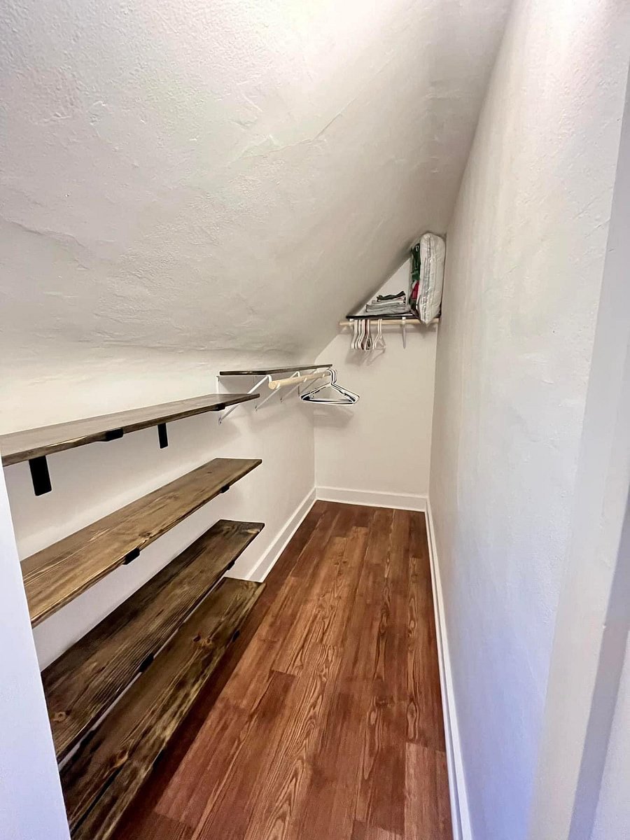 2nd bedroom closet.
