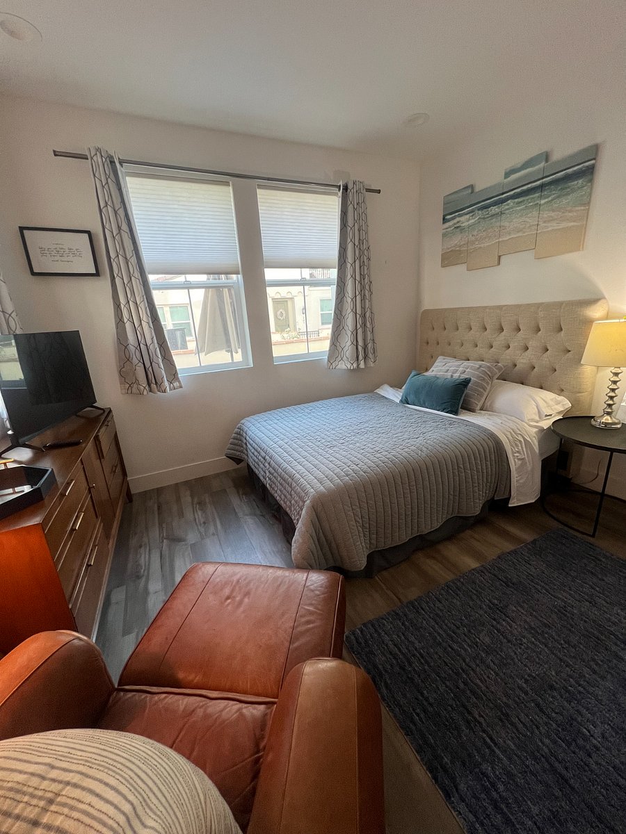 Private bedroom on 1st floor w/ blackout curtains