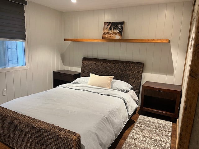MBR with Queen bed