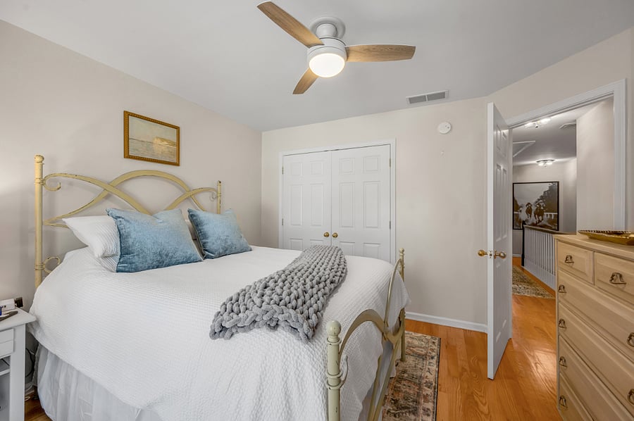 upper level bedroom 2
