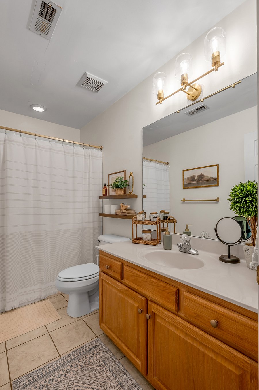 full bath upper level
