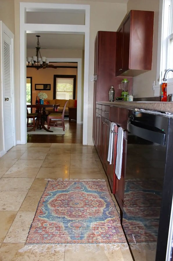 Full size kitchen with full size appliances