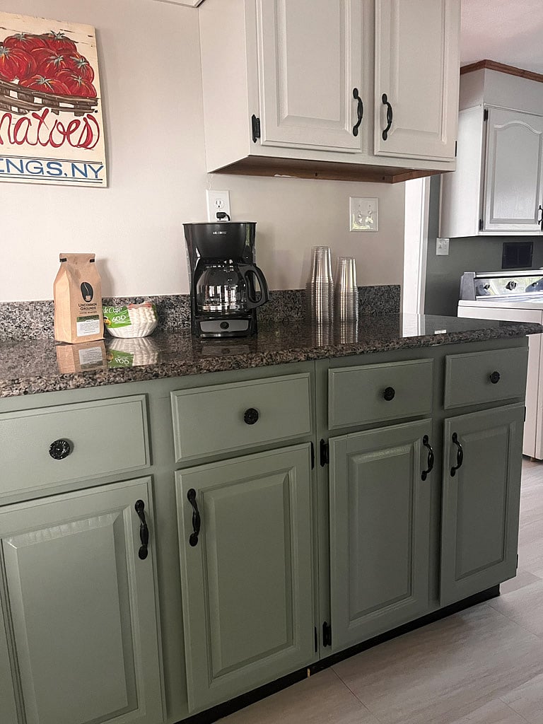 Full kitchen
