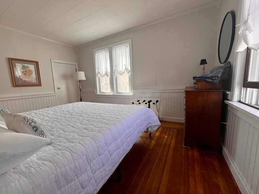 Bedroom 1: Upstairs with king size bed