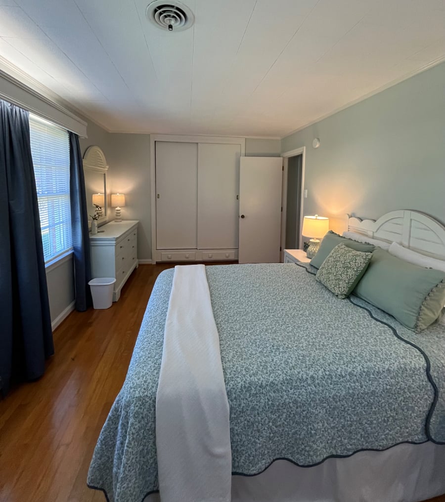 Queen Bedroom