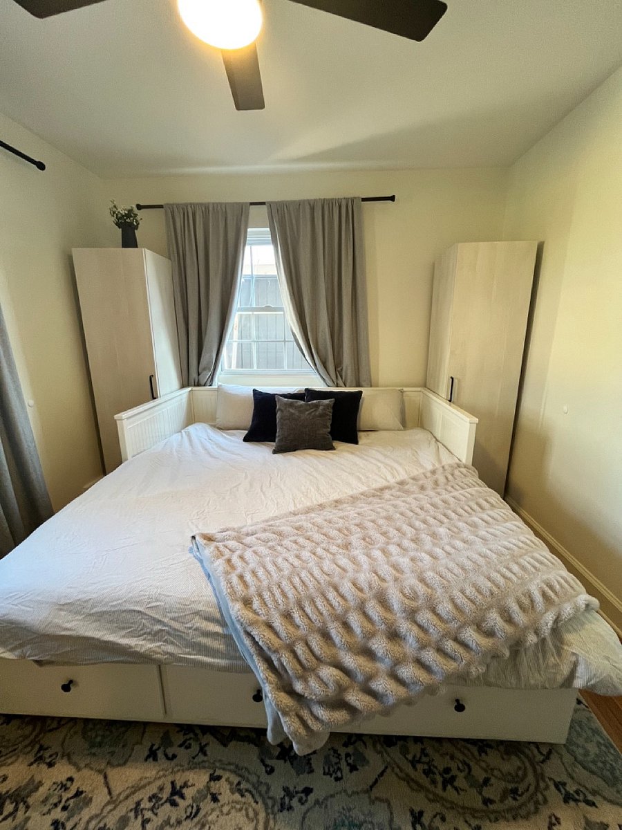 Third bedroom with daybed that converts into a king (pictured here as a king)