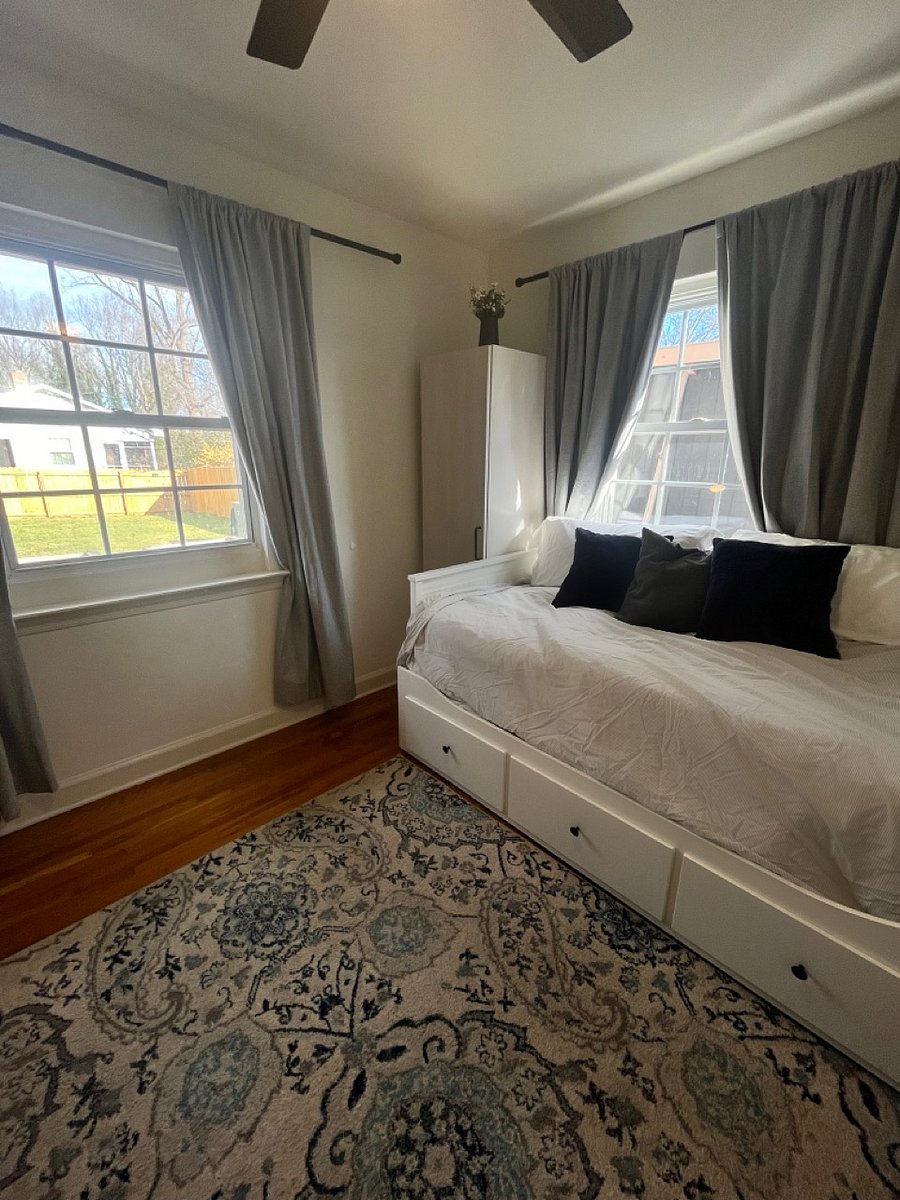 Third bedroom with daybed that converts into a king (pictured here as a daybed)