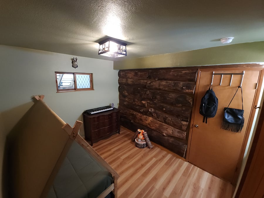 Secondary bedroom with trundle twin bed (second twin bed stored under the bed)