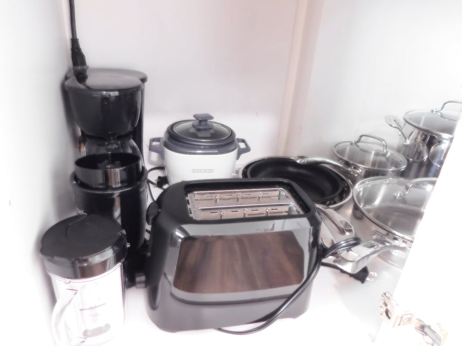 Coffee maker, rice cooker, blender, toaster. We also have an instant pot with plenty of features (not pictured)