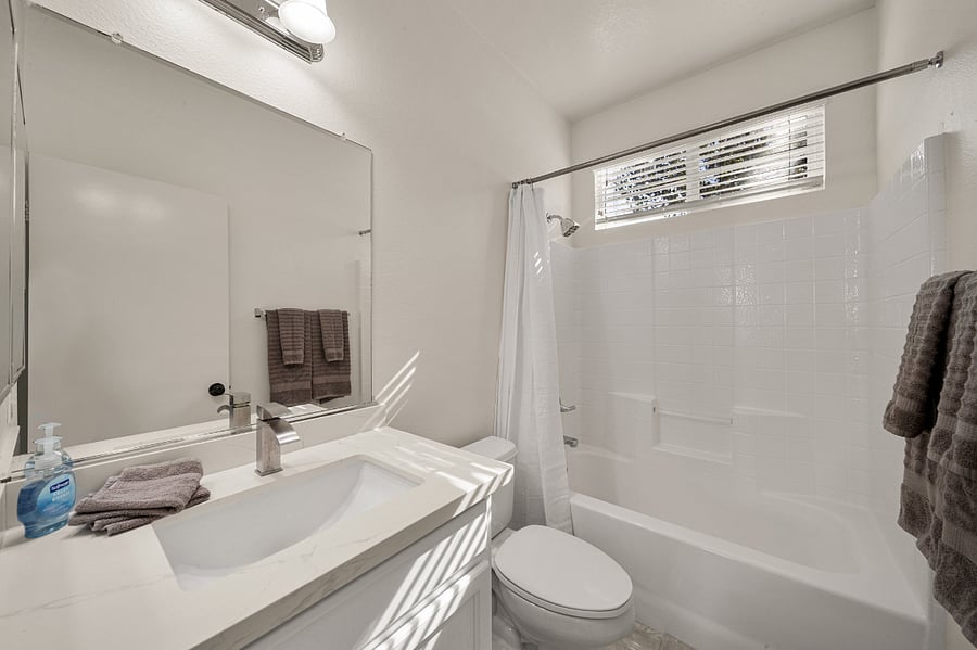 Full bathroom, hallway.