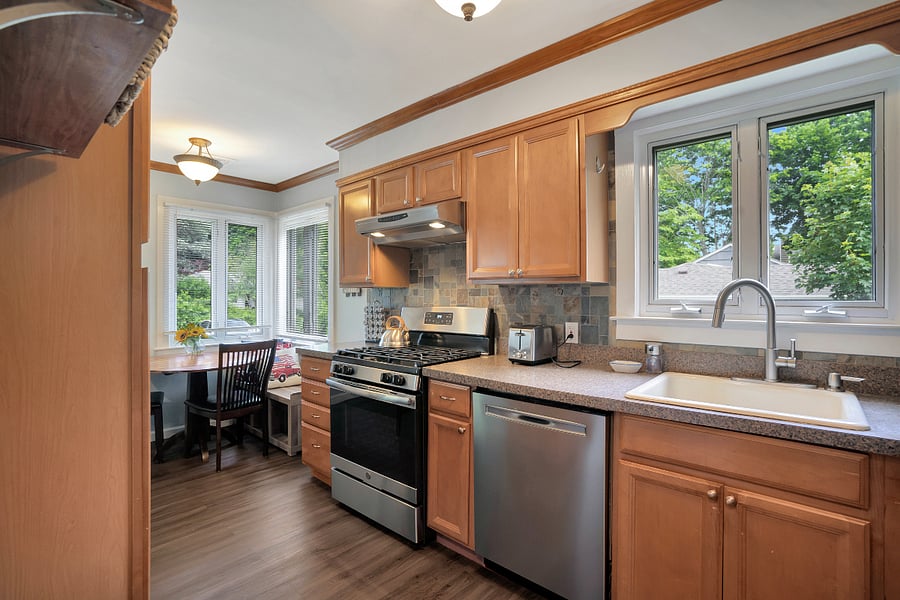 Fully equipped kitchen area