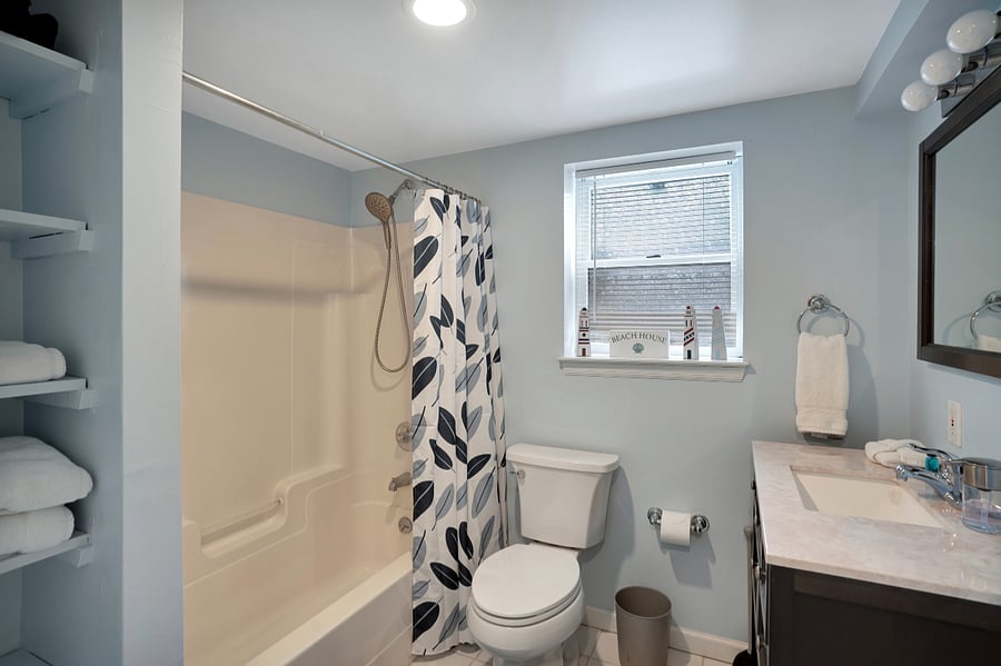 Bathroom with shower and tub