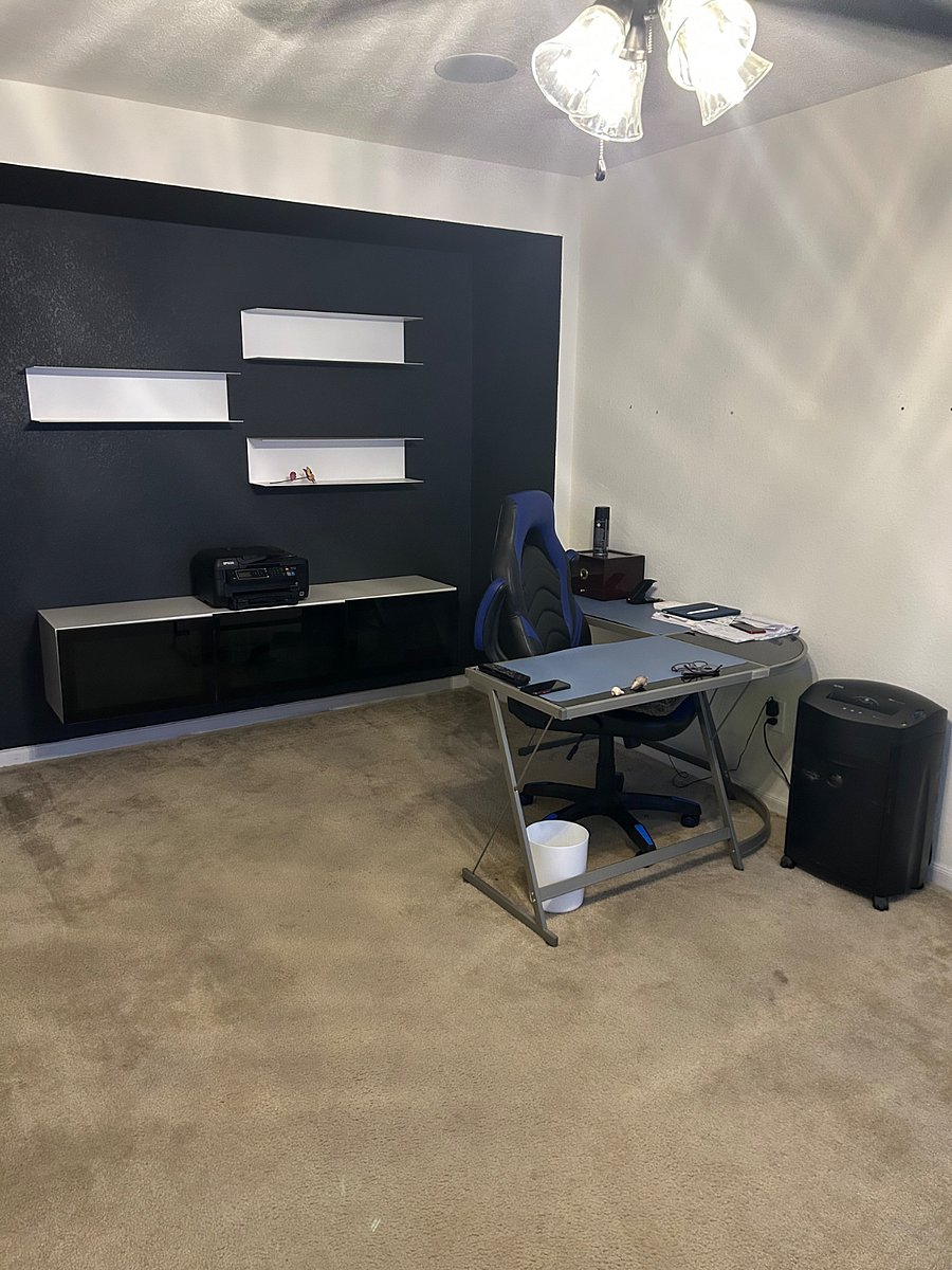 Fiber speeds for the wifi and internet- Office and desk