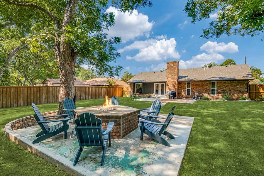 Backyard w/ Fire PIt