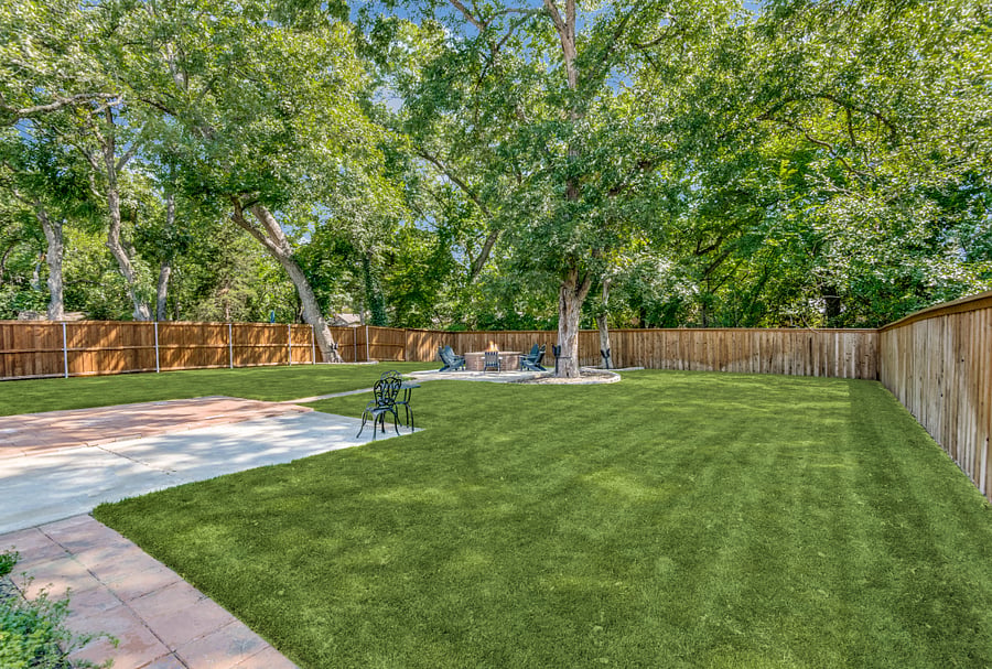 Backyard w/ Fire Pit