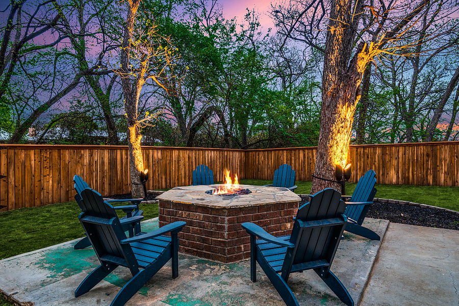 Backyard w/ Fire Pit