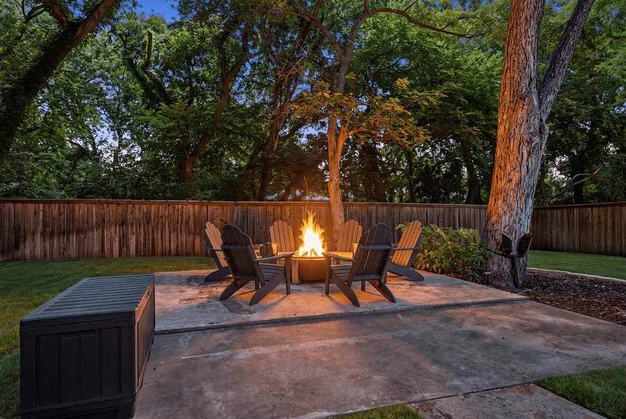 Wood burning firepit (wood bundle & starter supplies included)