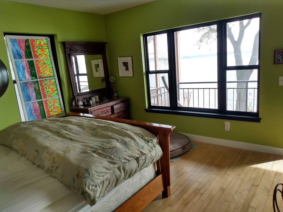 Primary bedroom. Queen bed. En suite bath.