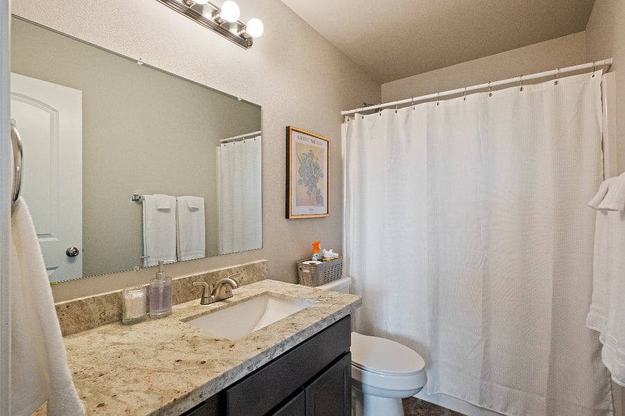 3rd floor shared bathroom