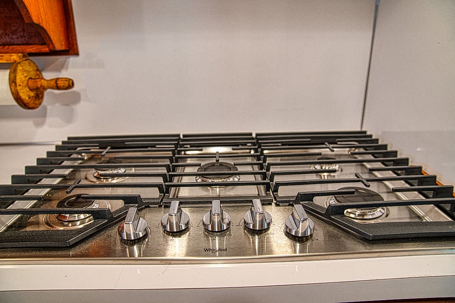 New stainless steel gas cooktop