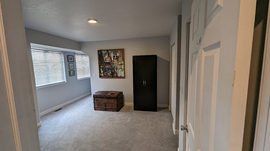 Bonus room for work and storage