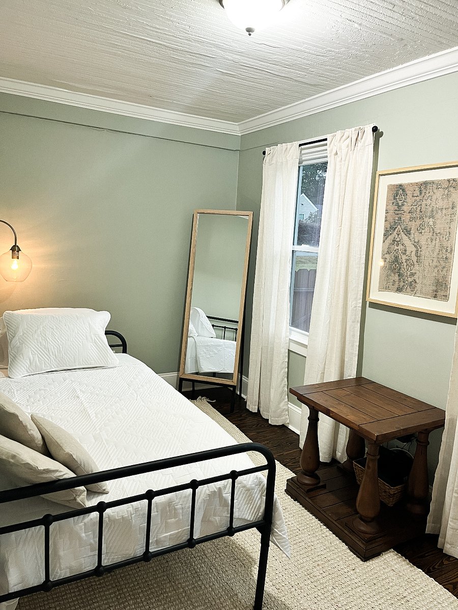 Twin Bedroom