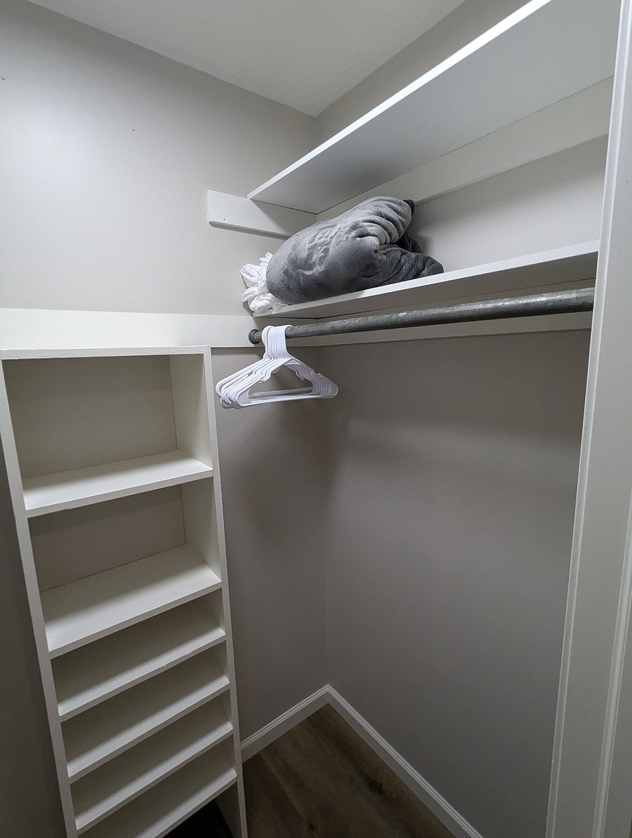 Master Closet 2