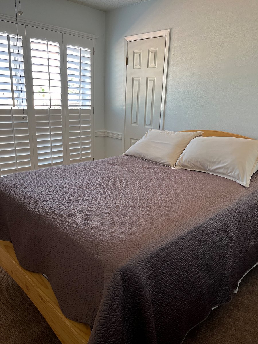 Bedroom 1 - Full Size Bed