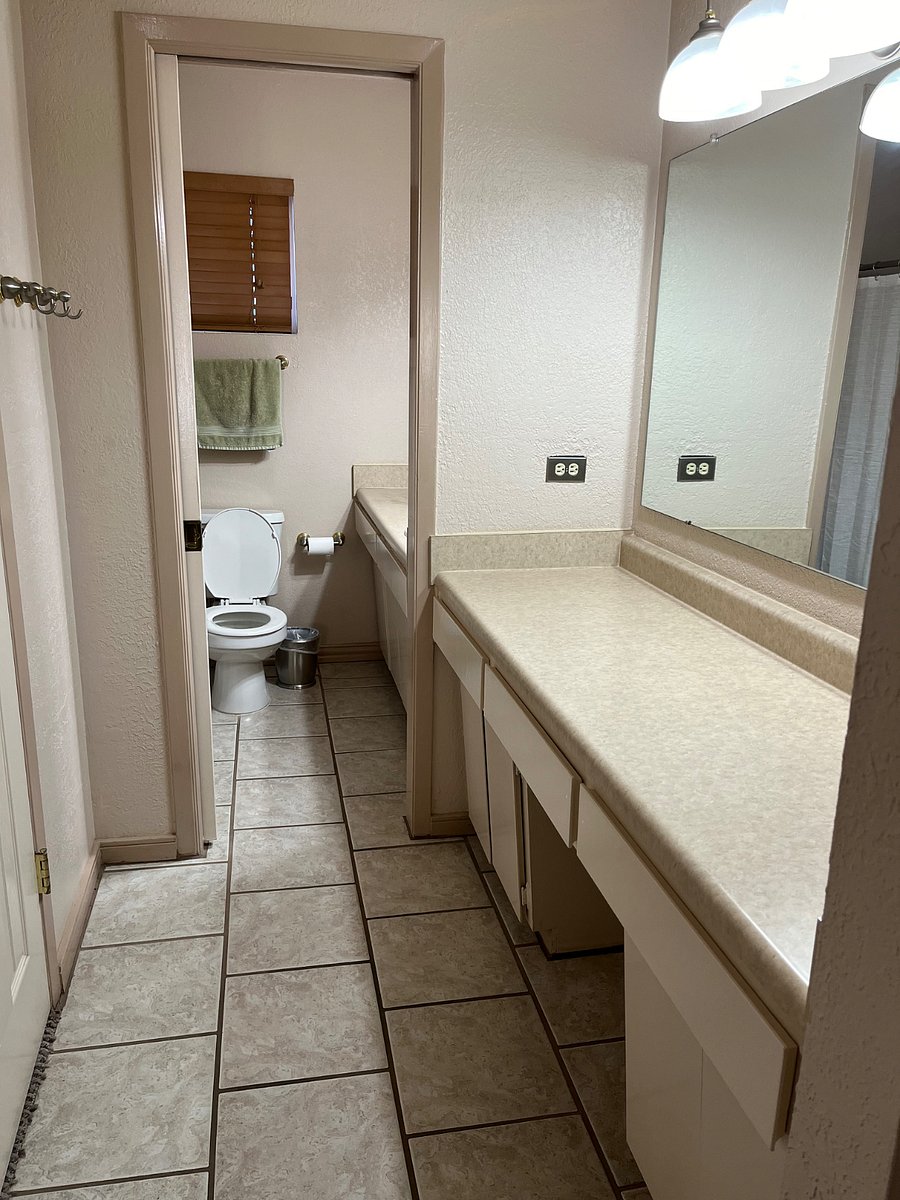 Master Vanity Area