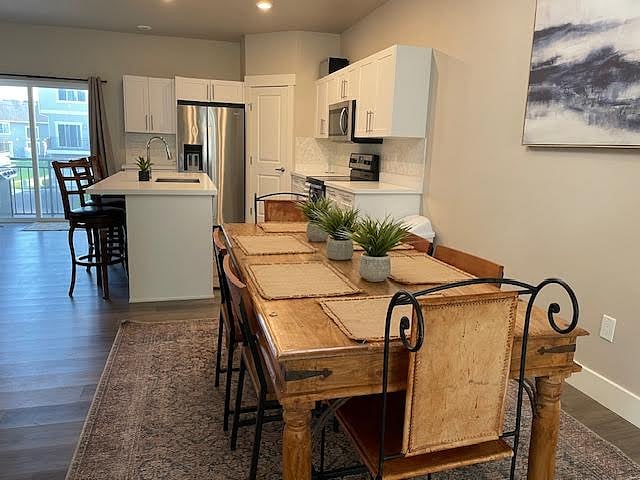 Dining Table seats 6