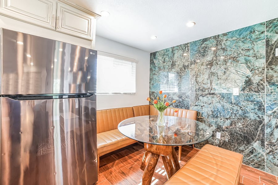 Guest house breakfast nook