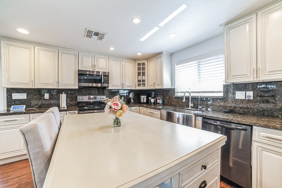 Guest house full kitchen