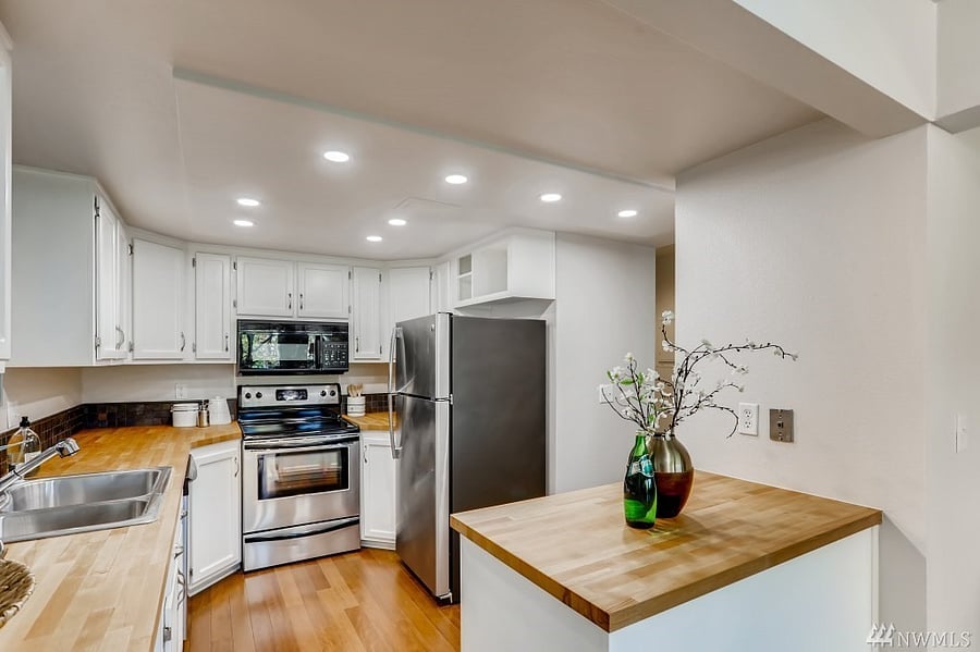 Fully furnished kitchen with a ton of counter space