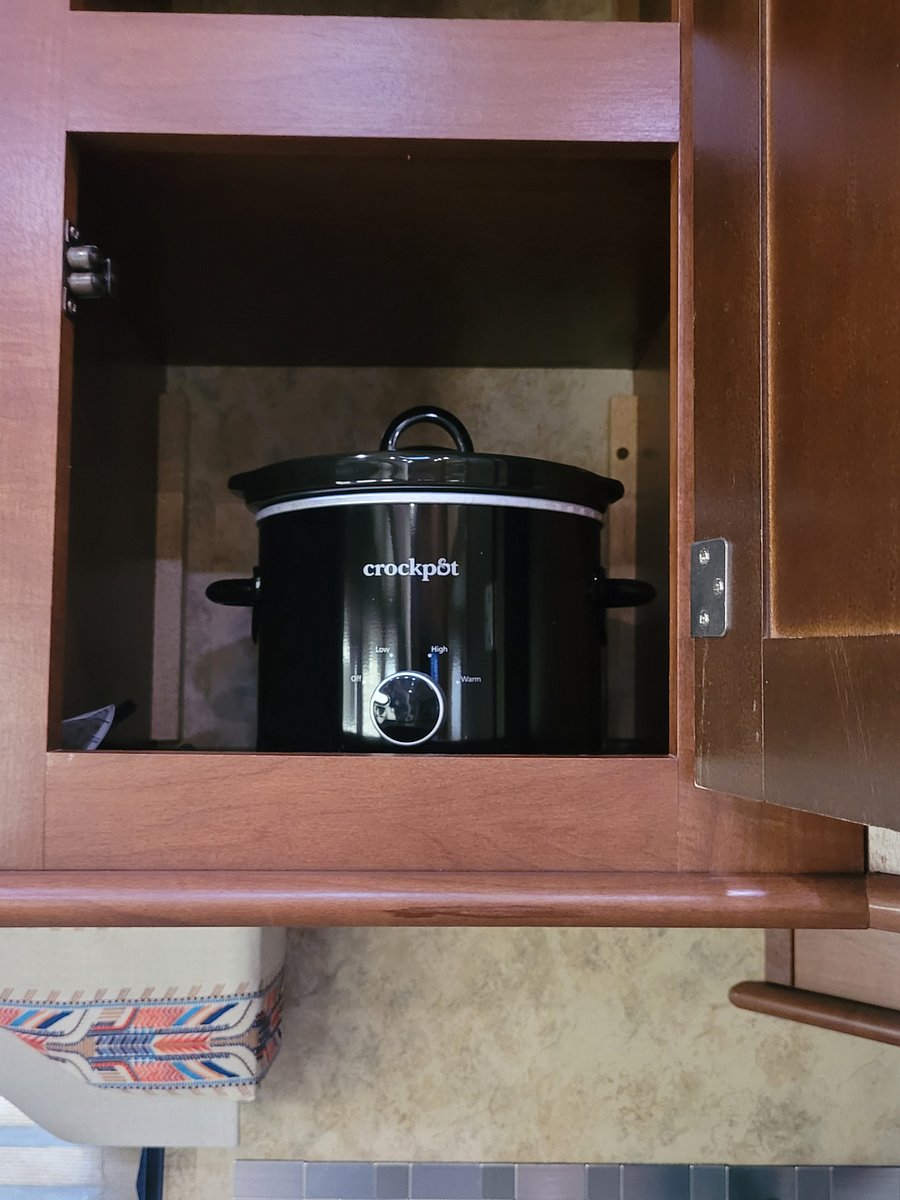 Mini crock pot. Air fryer (not shown)