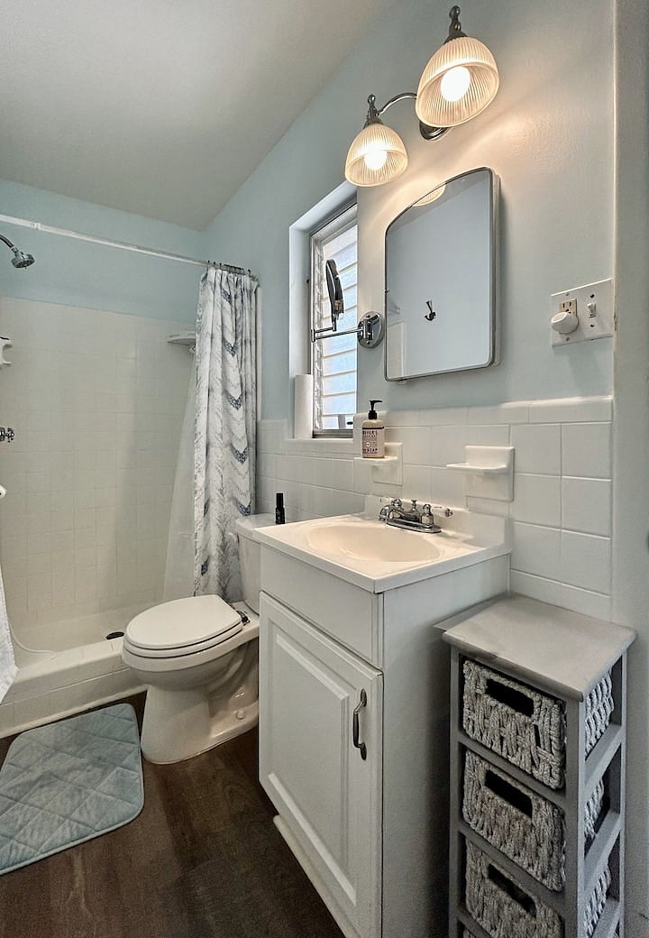 #1 Full bathroom