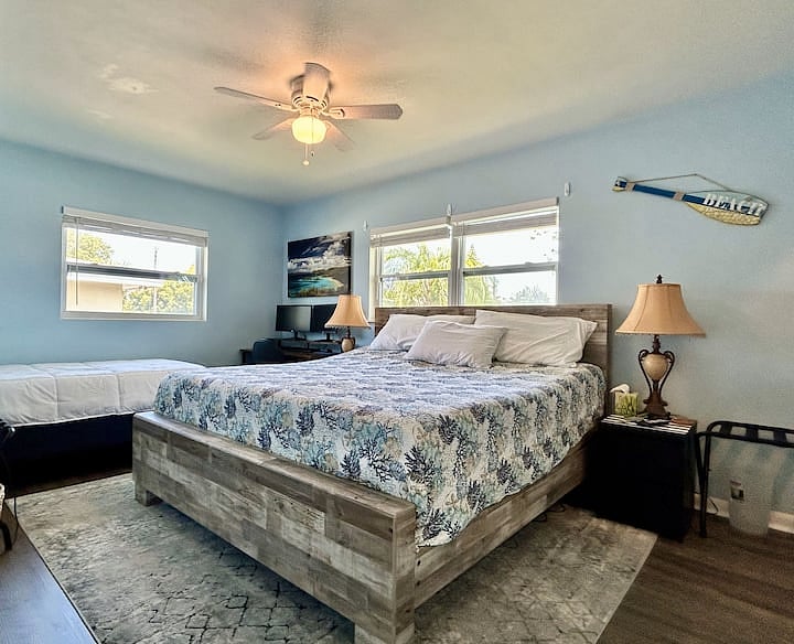 Bedroom #3
King sized adjustable bed and a twin bed