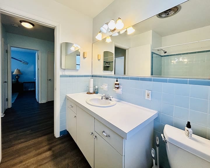 #2 Full bathroom