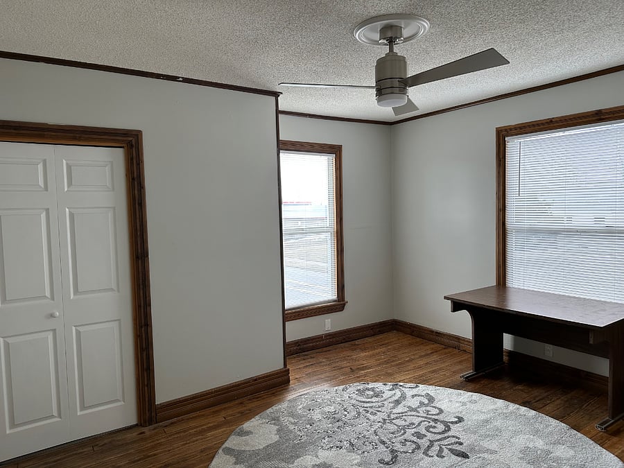 2nd floor apartment office area