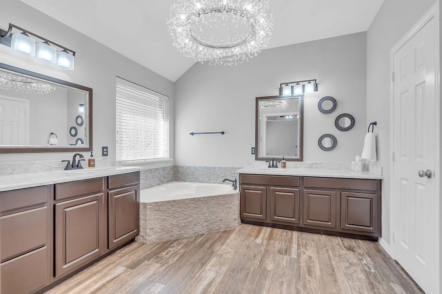 Master Bath
Newly renovated with a deep soaking tub, spacious shower and plenty of lighting.