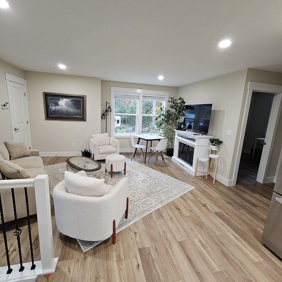 Lovely windows let in the outside light!