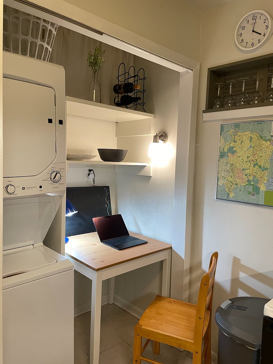 Kitchen nook beside washer/dryer